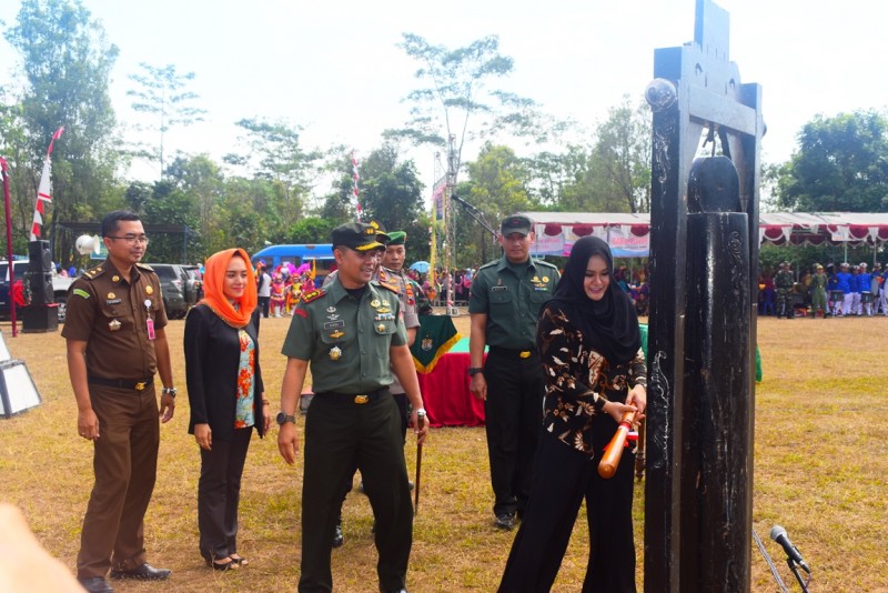 JALAN SEPANJANG 750 METER DI DESA DAMARJATI SUKOREJO SELESAI DIBETON