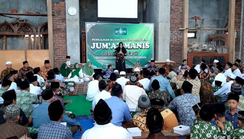 BUPATI MIRNA HADIRI ACARA PENGAJIAN SEMAAN AL QURAN DI DESA NGERJO