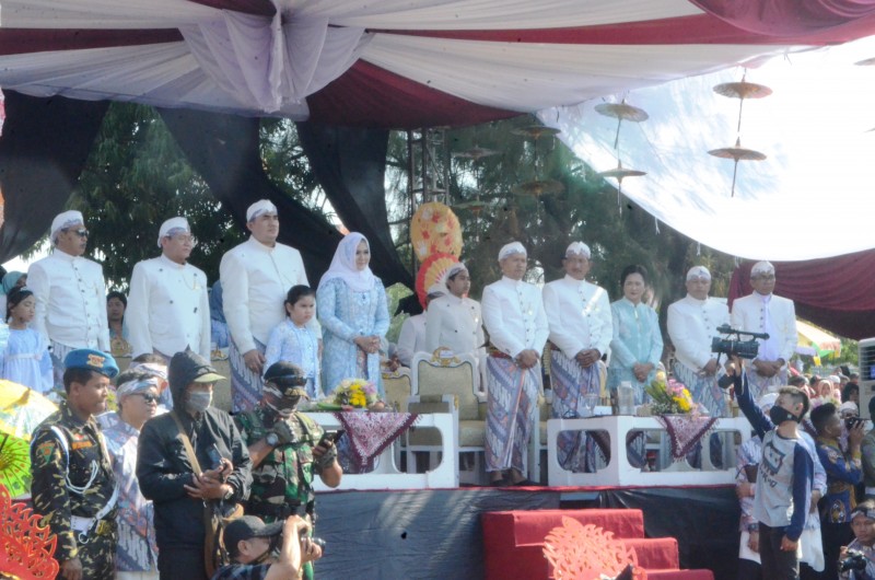 KARNAVAL BUDAYA DAN PEMBANGUNAN KABUPATEN KENDAL DI KALIWUNGU MERIAH