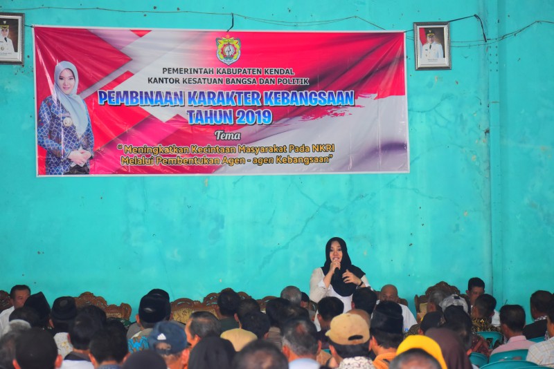 BINA RT RW, BUPATI MIRNA MINTA MASUKAN YANG MEMBANGUN UNTUK KENDAL