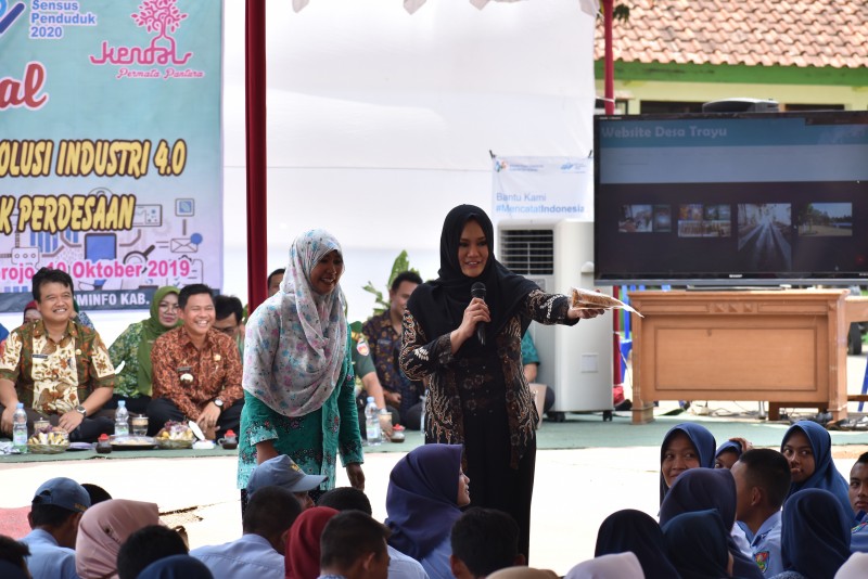 KENDAL GENJOT JARINGAN INTERNET DI DESA - DESA KATEGORI BLANK SPOT