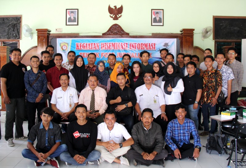 DISKOMINFO KENDAL ADAKAN DISEMINASI INFORMASI BAGI KOMUNITAS FOTOGRAFI
