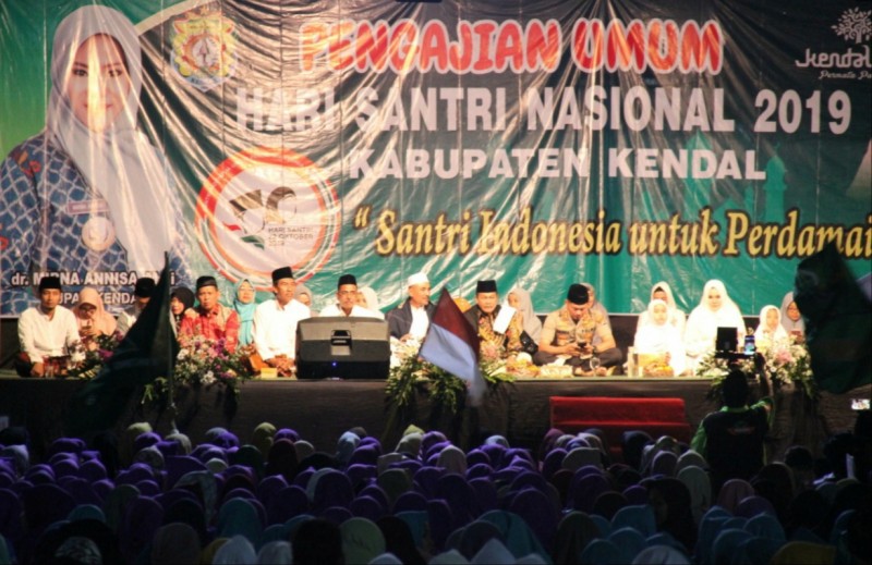PEMKAB KENDAL PERINGATI HARI SANTRI NASIONAL DENGAN PENGAJIAN UMUM