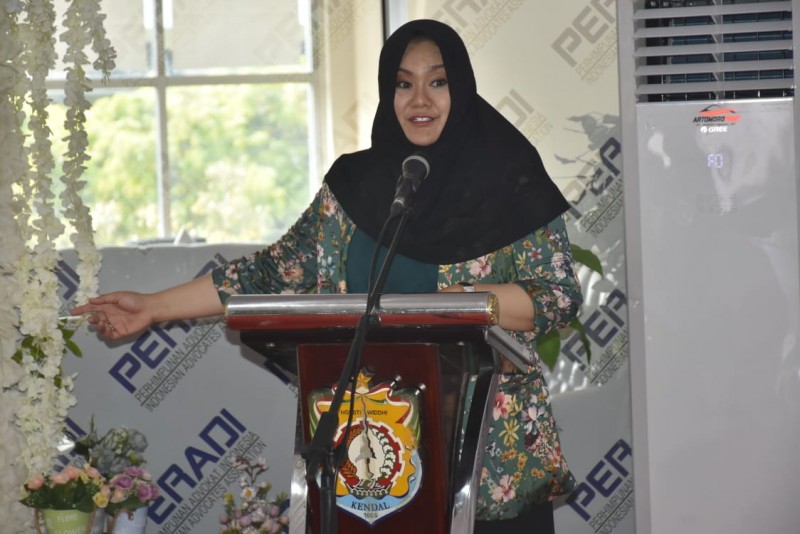 BUPATI MIRNA RESMIKAN KANTOR DPC PERADI KENDAL