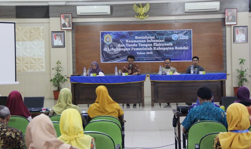 DISKOMINFO KENDAL ADAKAN SOSIALISASI KEAMANAN INFORMASI DAN TTE