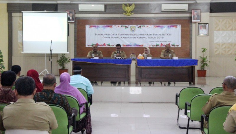 DINSOS KENDAL SOSIALISASIKAN DATA TERPADU KESEJAHTERAAN SOSIAL