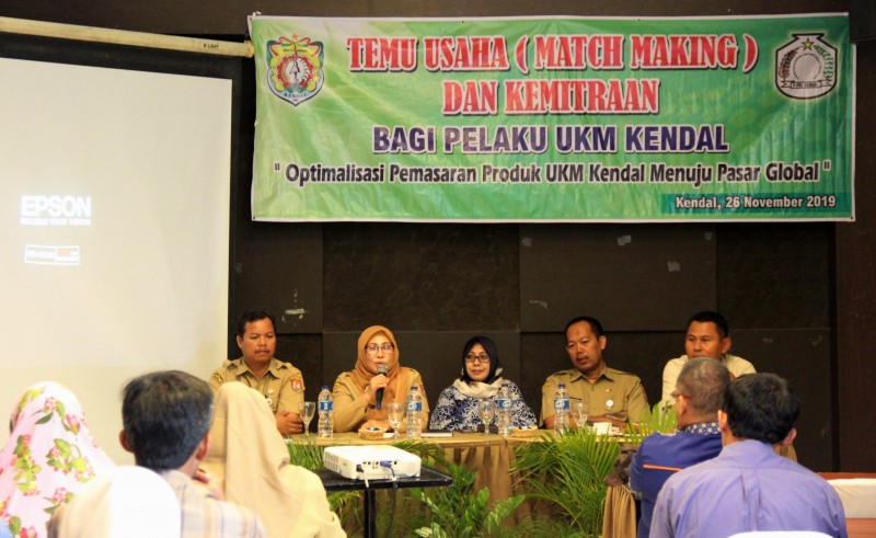 BAPERLITBANG FASILITASI PARA PELAKU UKM MELALUI TEMU USAHA DAN KEMITRAAN