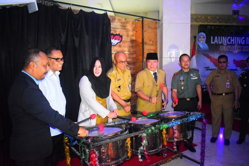 KENDAL PERTAMA DI JAWA TENGAH DIPASANG PJU TENAGA SURYA "INDONESIA TERANG"