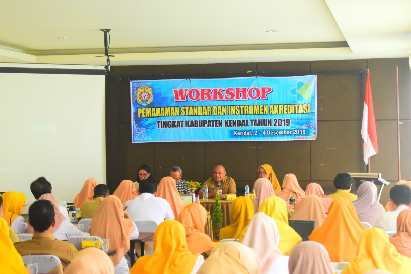 KENDAL GELAR BINTEK PEMAHAMAN STANDAR DAN AKREDITASI PUSKESMAS 2020