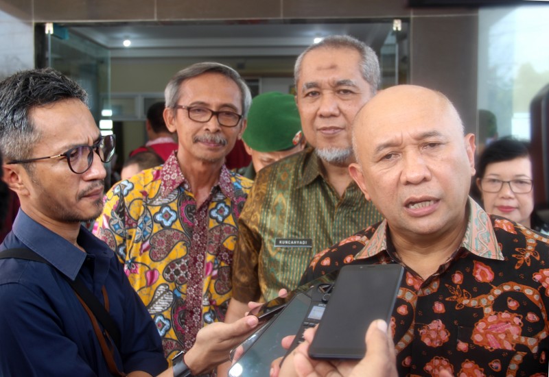KUNJUNGI KANTOR PLUT KENDAL, MENKOP DAN UKM SERAP ASPRIRASI PELAKU USAHA