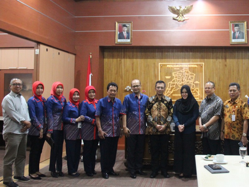 BANK JATENG BERSAMA KIK MELAKUKAN PENANDATANGANAN KERJASAMA PEMBIAYAAN