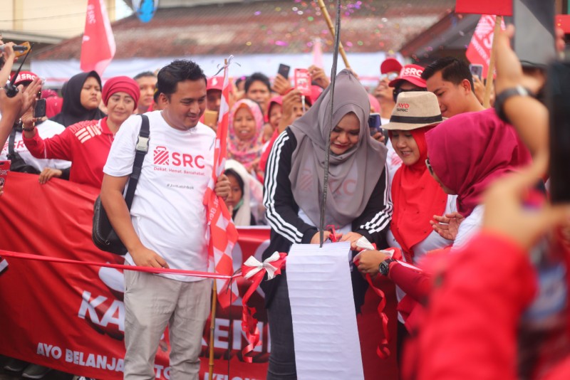 BUPATI MIRNA ANNISA BUKA KEGIATAN JALAN SANTAI DAN SENAM AEROBIK