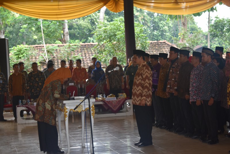 KPU Kendal Melantik 60 Sekretariat PPK Untuk Pilkada 2020