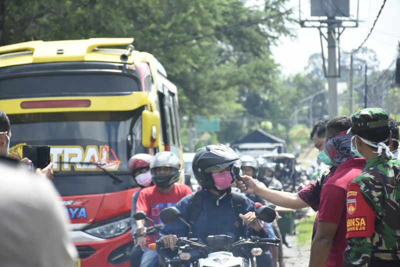 Tim Gugus Tugas Kendal Lakukan Screening di 4 Titik Perbatasan