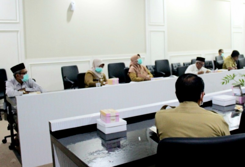 PEMKAB KENDAL MELAKUKAN RAPAT KOORDINASI GUGUS TUGAS COVID-19