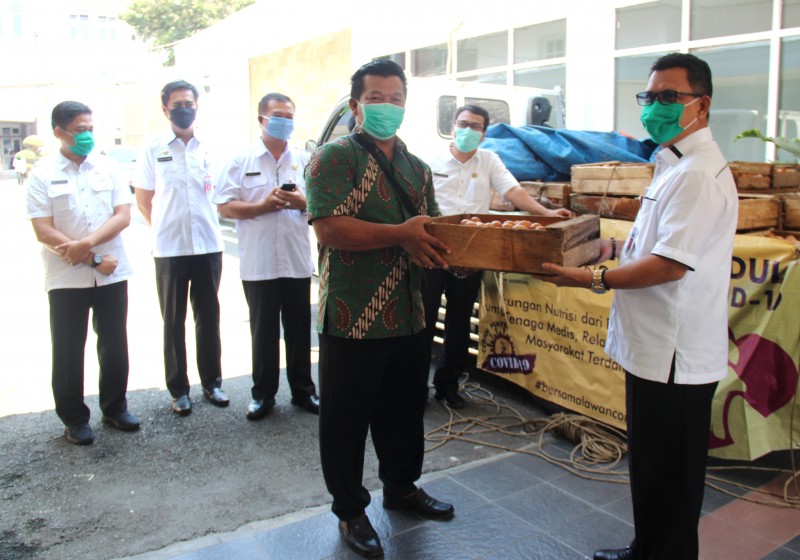TERIMA BANTUAN TELUR, SKRETARIS TUGAS COVID-19 : INI CONTOH YANG BAIK