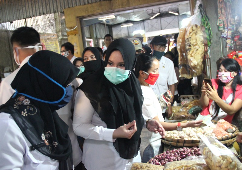 PEMKAB KENDAL GENCARKAN OPERASI PASAR DAN GULA PASIR UNTUK KESTABILAN HARGA