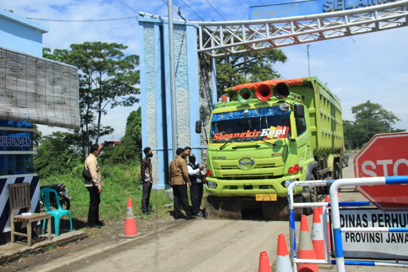 Bupati Kendal Tertibkan Dump Truck dan Jembatan Timbang tidak Berizin