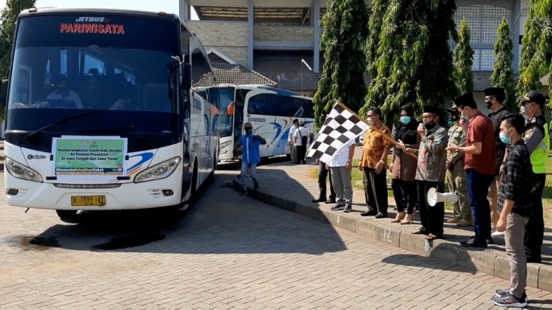 PEMKAB KENDAL FASILITASI RAPID TEST GRATIS BAGI PARA SANTRI ASAL KENDAL