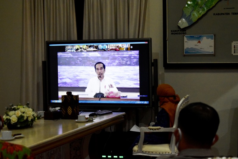 Vicon Bupati Kendal Bersama Presiden Jokowi Tentang Pembahasan Covid-19