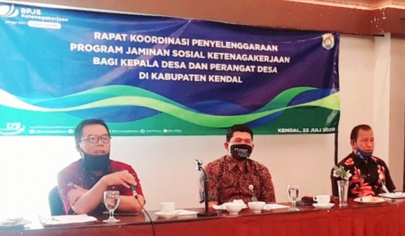 KEPALA DESA DAN PERANGKAT DESA DI KENDAL TERLINDUNGI PROGRAM BPJAMSOSTEK