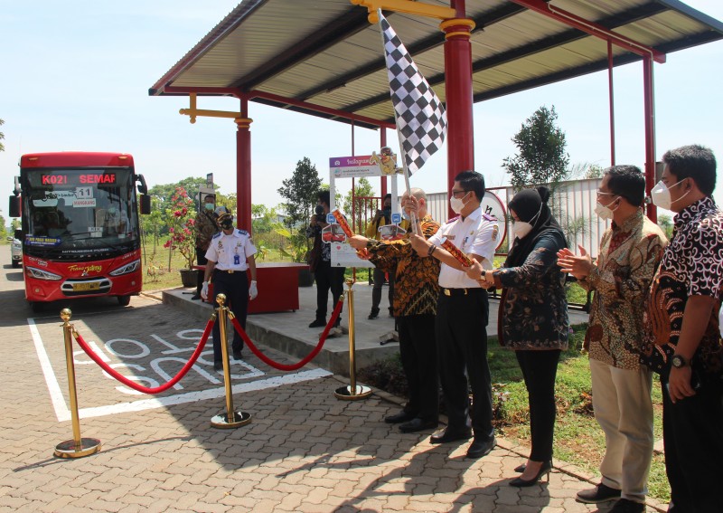 DISHUB PROVINSI JATENG BERSAMA PEMKAB KENDAL RESMIKAN JALUR BRT DI KIK