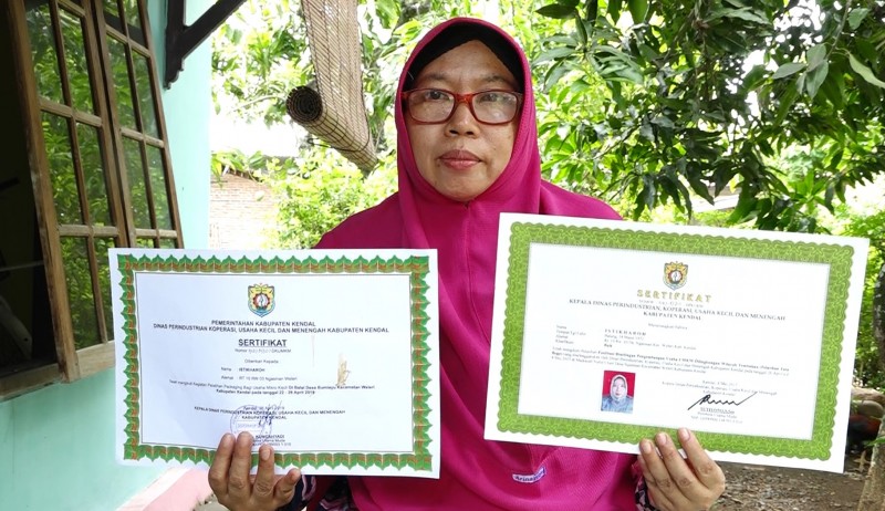 Hasil UMKM Keripik Pare Desa Ngasinan Tembus Penjualan Hingga Natuna