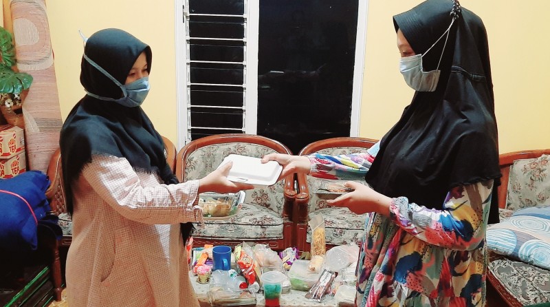 WARGA KALIWUNGU GELAR TRADISI WEH-WEHAN