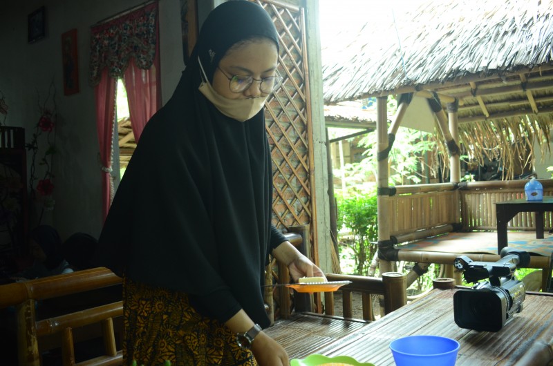Mahasiswa Manajemen Pemasaran Sukses Mengembangkan Bisnis Omah Singkong