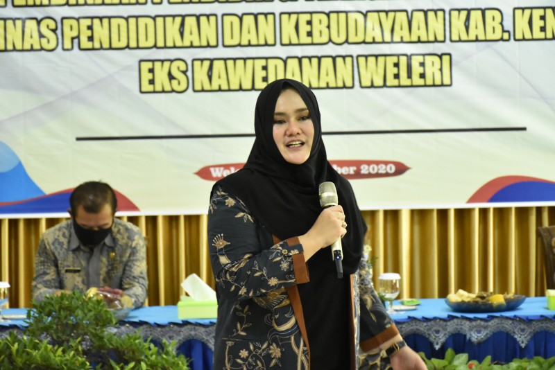 Bupati Kendal : Guru Adalah Kunci Masa Depan