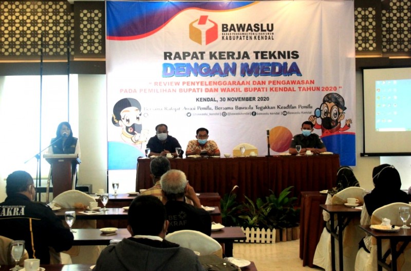 BAWASLU KENDAL MEREVIEW PELAKSANAAN PILKADA TAHUN 2020
