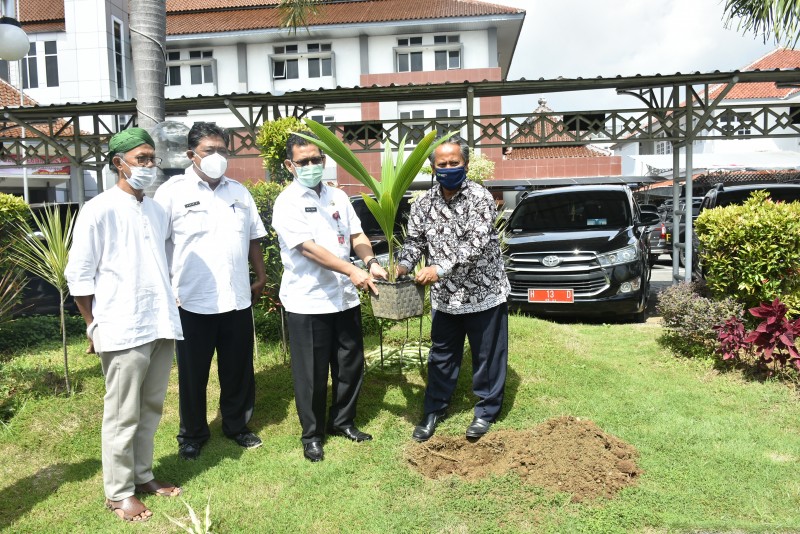 Pemkab Kendal Dukung Pengembangan Kelapa Kopyor Menjadi Destinasi Wisata