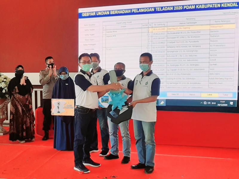 PDAM TIRTO PANGURIPAN KENDAL MENGADAKAN GEBYAR UNDIAN PELANGGAN TAHUN 2020