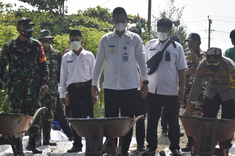 Bupati Kendal Tandatangani Berita Acara TMMD Sengkuyung Tahap I TA 2021