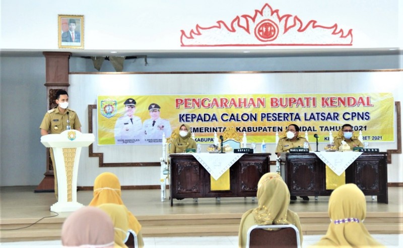 PESAN BUPATI KENDAL PADA PESERTA LATSAR, PNS HARUS PROFESIONAL DAN INOVATIF