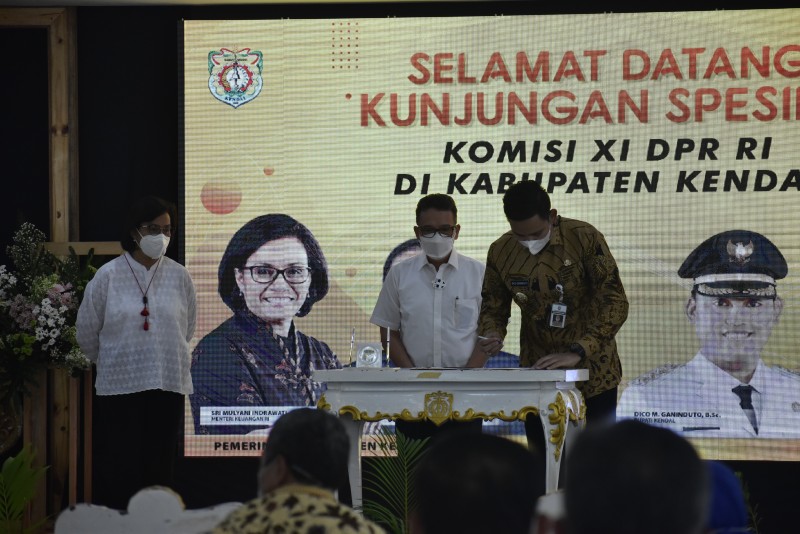 KOMISI XI DPR RI DAN MENKEU MELAKUKAN KUNJUNGAN SPESIFIK KE KENDAL