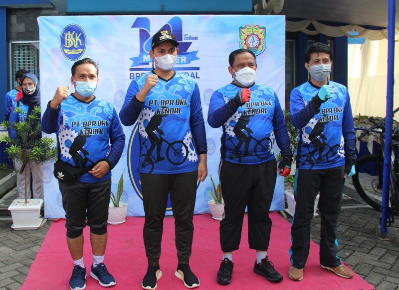 MERGER KE-14 BPR BKK KENDAL, BUPATI DAN WAKIL BUPATI GOWES BARENG