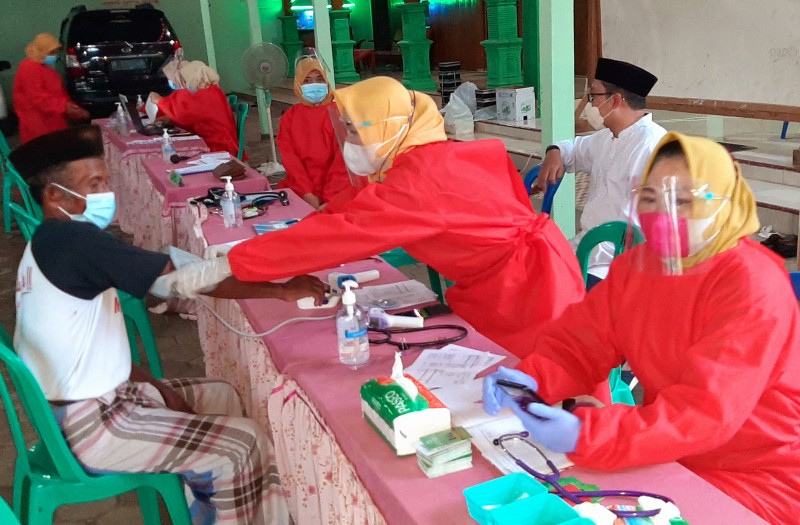 Bupati Kendal Pantau Pelaksanaan Vaksinasi di Kecamatan Patebon