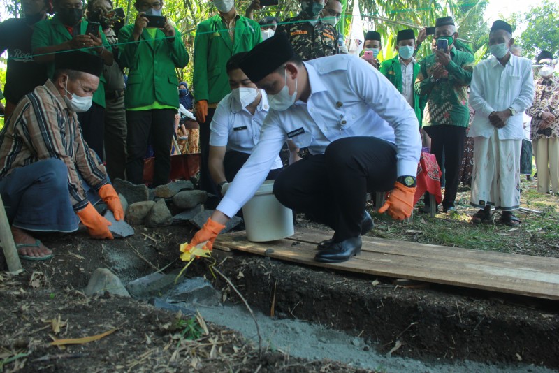 Peletakan Batu Pertama Pembangunan Gedung MDT NU 05 Wonosari