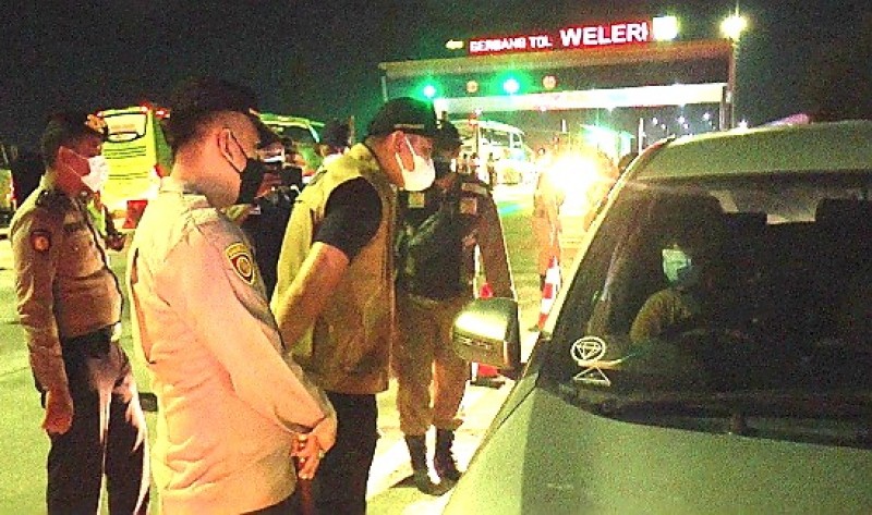 PPKM Darurat, Pemkab Kendal Lakukan Penyekatan di Gerbang Tol Weleri