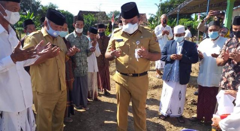 Wakil Bupati Kendal Hadiri Peletakan Batu Pertama Pembangunan Tempat Ibadah