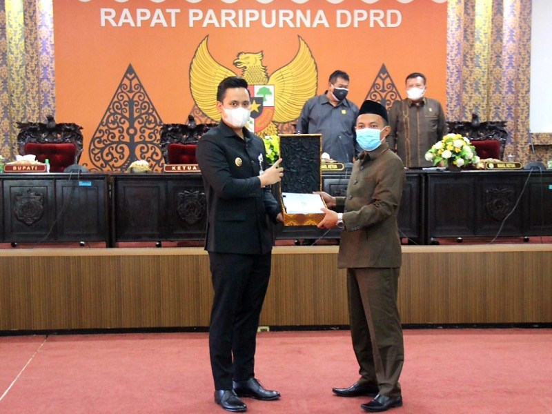 Rapat Paripurna, Bupati Kendal Sampaikan Rancangan KUPA dan PPAS Perubahan