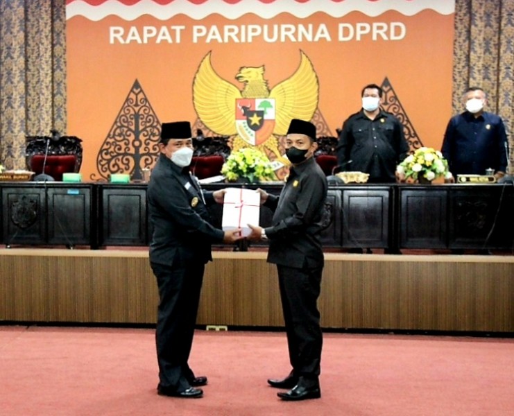 Rapat Paripurna, Wabub Kendal Sampaikan Nota Keuangan Perubahan APBD 2021