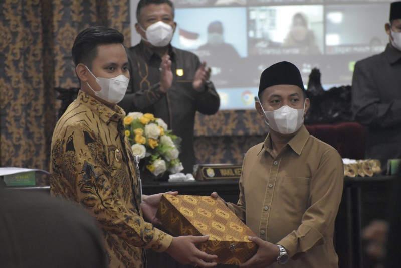 Bupati Sampaikan Rancangan KUA PPAS TA 2022 pada Rapat Paripurna DPRD