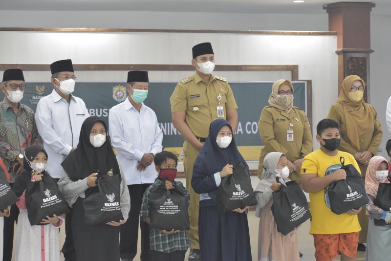 BAZNAS Bersama Pemerintah Menyalurkan Bantuan kepada Anak Korban Covid 19