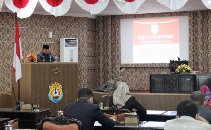 Wakil Bupati Kendal Sampaikan Pendapat Terhadap 6 Raperda Prakarsa DPR