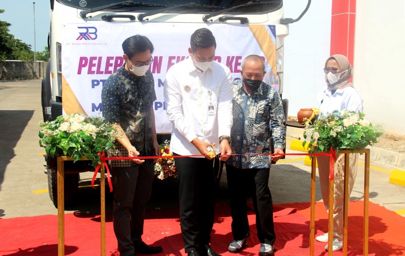 Hadiri Pelepasan Ekspor, Bupati Dico Terus Mendorong Perkembangan Industri