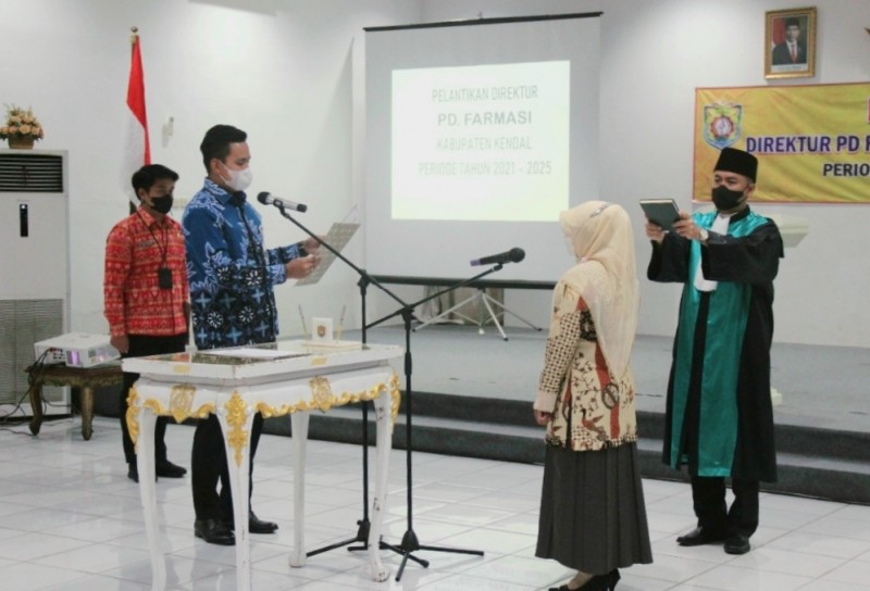 Bupati Kendal Lantik Direktur PD Farmasi Periode 2021-2025