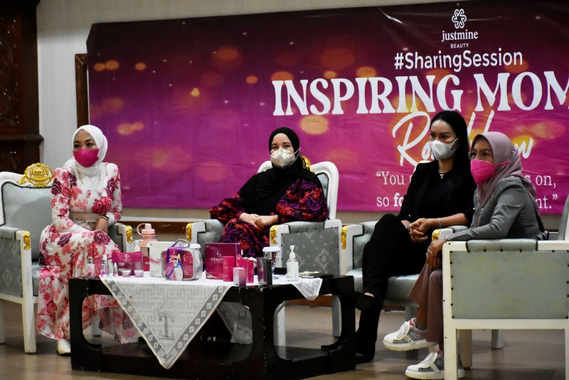 Ketua Tim PKK Wynne Frederica Memberikan Diskusi tentang Edukasi Bisnis