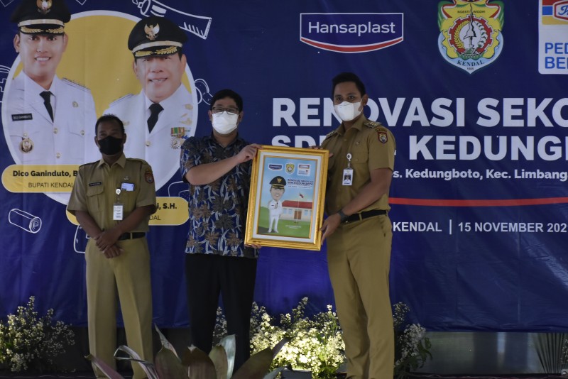 Bupati Menerima CSR Pembangunan Gedung Sekolah